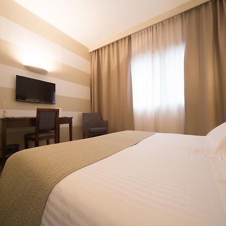 Hotel Motel Ascot Лисоне Екстериор снимка