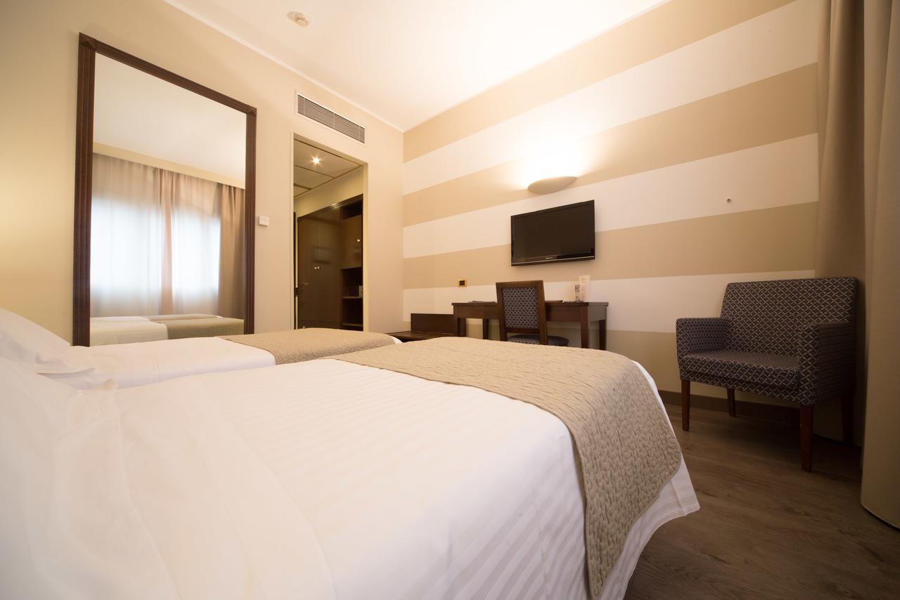 Hotel Motel Ascot Лисоне Екстериор снимка