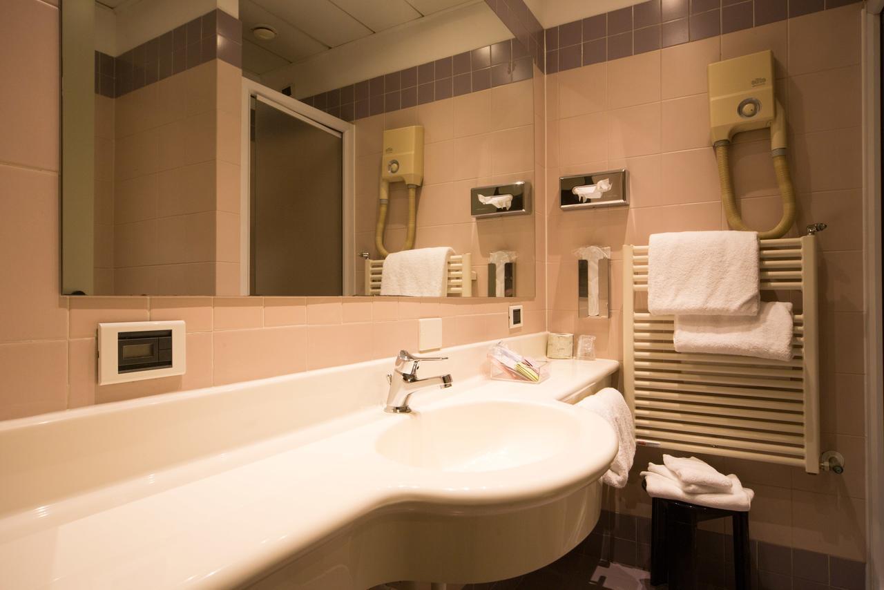 Hotel Motel Ascot Лисоне Екстериор снимка